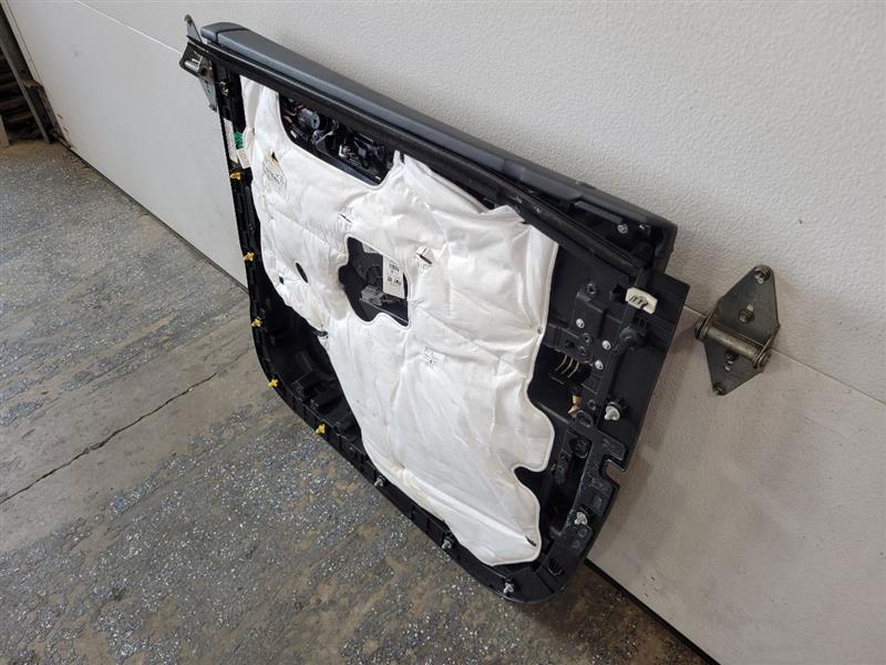 2020 ESCALAESV LH REAR DOOR PANEL W/SUEDE BLACK 24880 - image 10