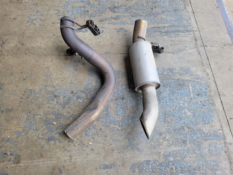 2020 ESCALAESV OEM 6.2L OVER AXLE PIPE & RESONATOR 24903 - image 2