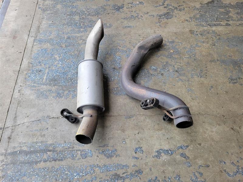 2020 ESCALAESV OEM 6.2L OVER AXLE PIPE & RESONATOR 24903 - image 4