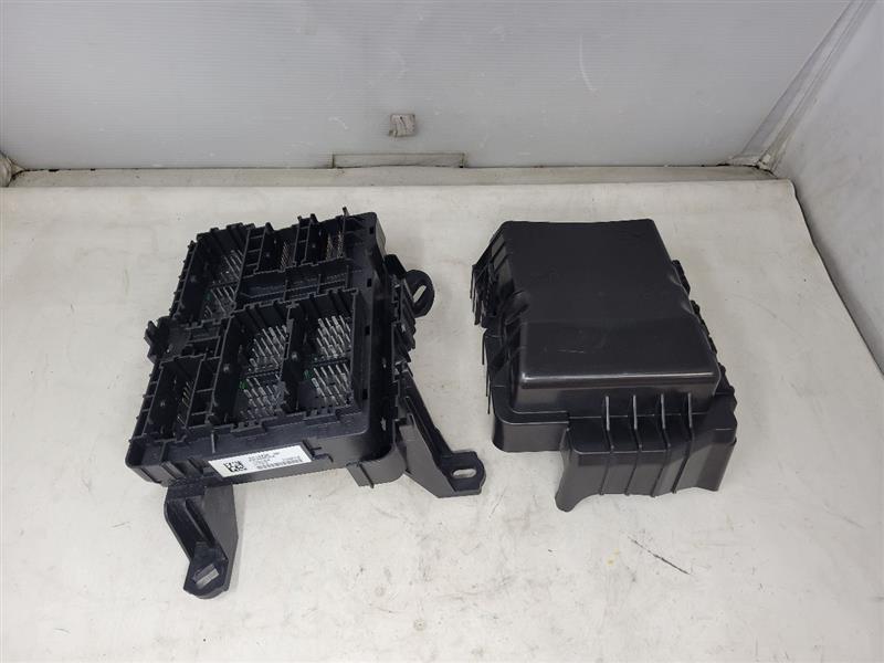 2020 ESCALAESV LH DASH JUNCTION BLOCK FUSE PANEL 24933 - image 1