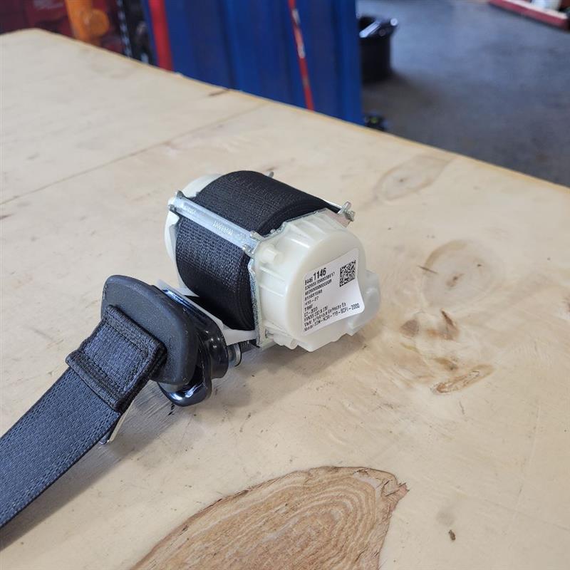 2020 ESCALAESV RH 2ND ROW SEAT BELT RETRACTOR BLACK 24942 - image 11