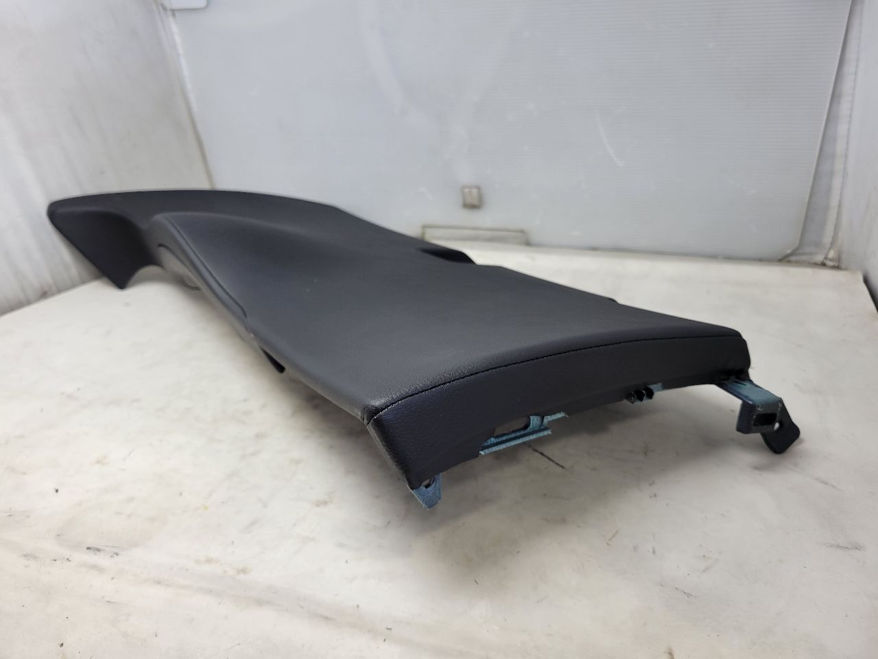 2020 ESCALAESV LH DRIVER KNEE BOLSTER JET BLACK 24959 - image 5
