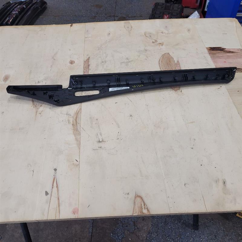 2020 ESCALAESV LH FRONT DOOR PANEL UPPER SUEDE TRIM 24970 - image 7