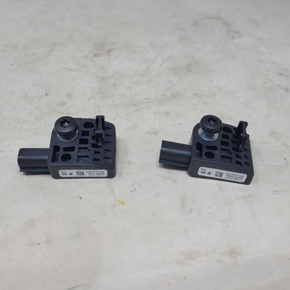 2020 ESCALAESV PAIR OF SRS CRASH SENSORS 26671010 24975 - image 2