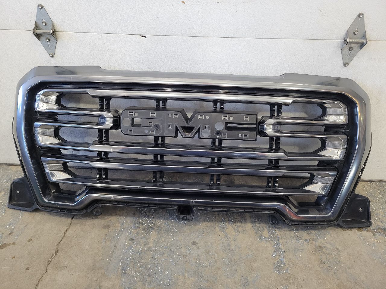 2021 SIERRA150 CARBON EDITION AT4 DARK CHROME GRILL 24993 - image 1