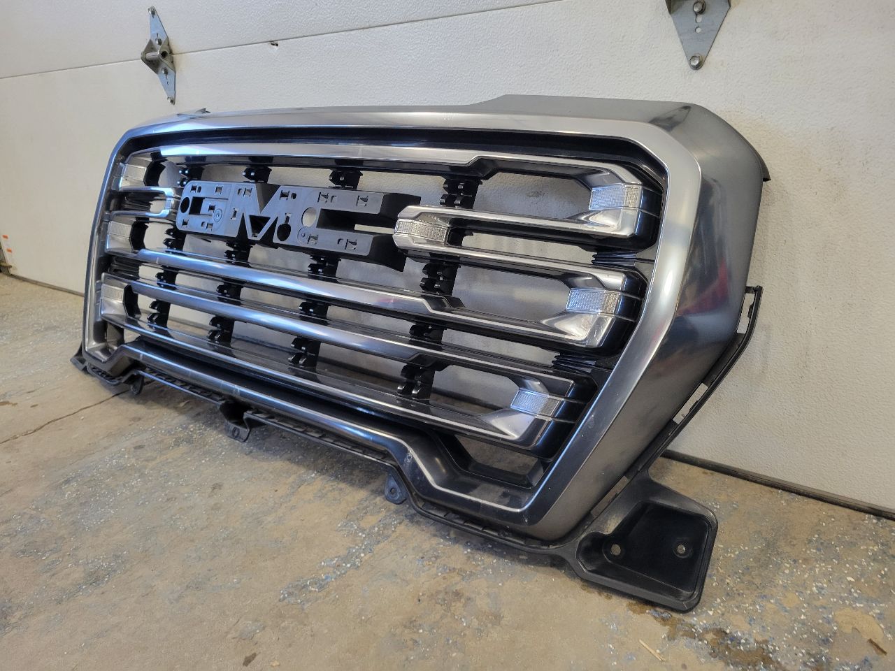 2021 SIERRA150 CARBON EDITION AT4 DARK CHROME GRILL 24993 - image 4