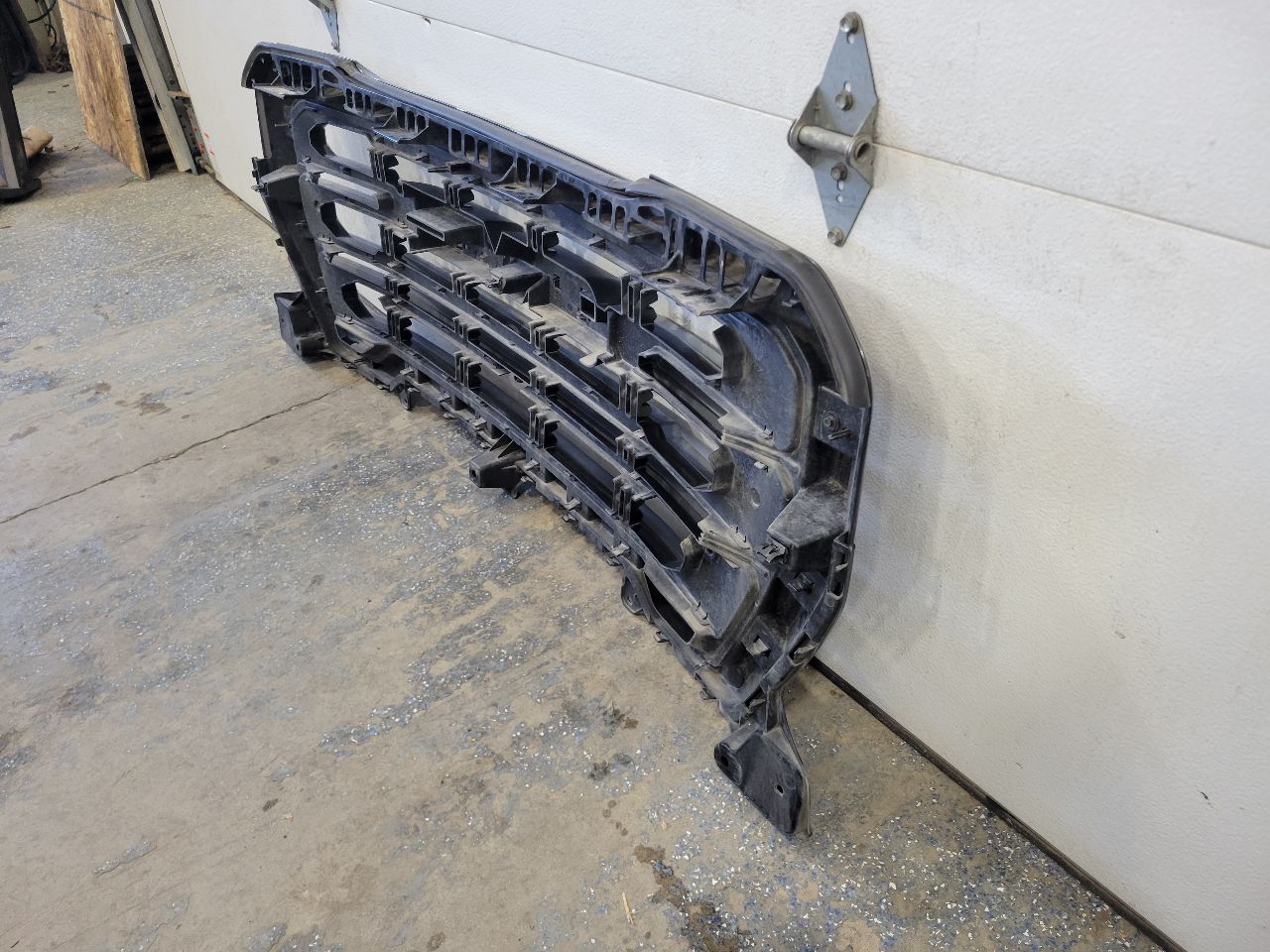 2021 SIERRA CARBON EDITION AT4 DARK CHROME GRILL 24993 - image 1