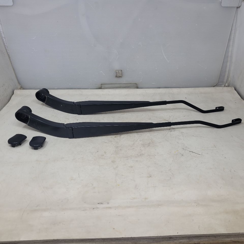 2020 ESCALAESV FRONT WINDSHIELD WIPER ARMS PAIR 24994 - image 1