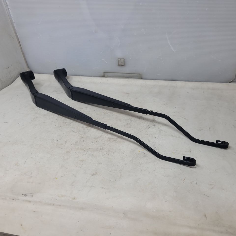 2020 ESCALAESV FRONT WINDSHIELD WIPER ARMS PAIR 24994 - image 6
