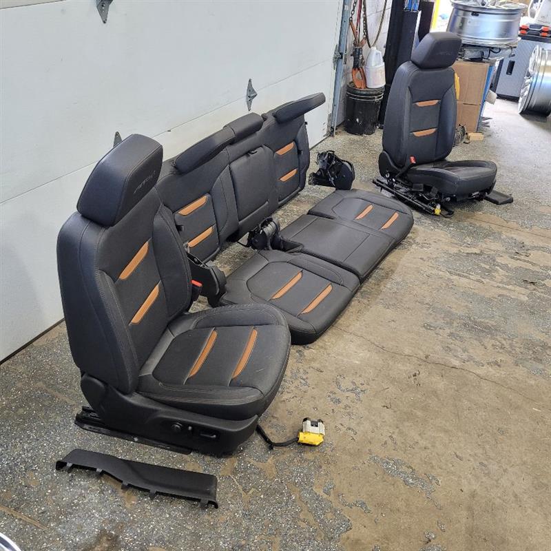 2019 SIERRA150 AT4 FRONT & REAR SEATS HEATED COOLED 24995 - image 3