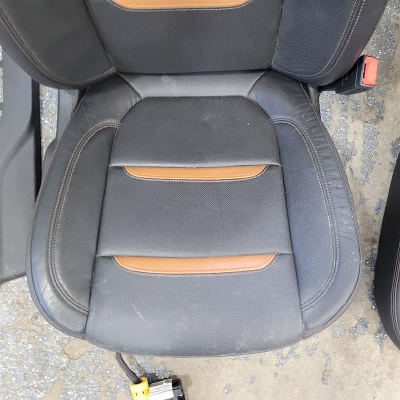 2019 SIERRA150 AT4 FRONT & REAR SEATS HEATED COOLED 24995 - image 6