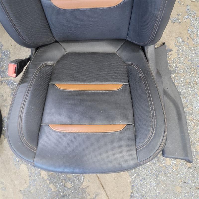 2019 SIERRA150 AT4 FRONT & REAR SEATS HEATED COOLED 24995 - image 9