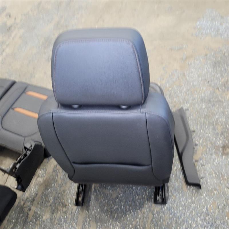 2019 SIERRA150 AT4 FRONT & REAR SEATS HEATED COOLED 24995 - image 11