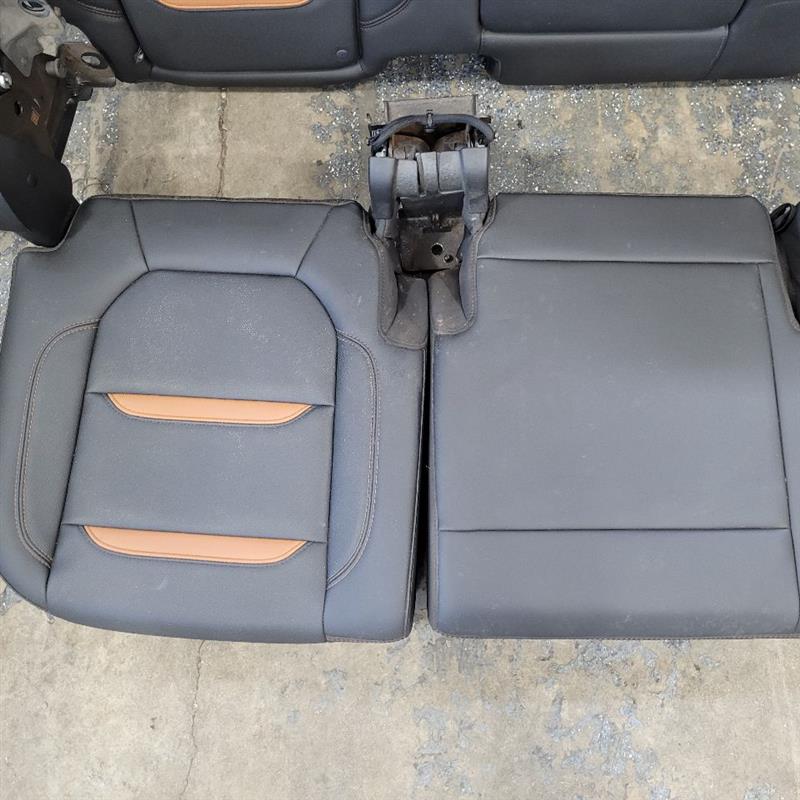 2019 SIERRA150 AT4 FRONT & REAR SEATS HEATED COOLED 24995 - image 12