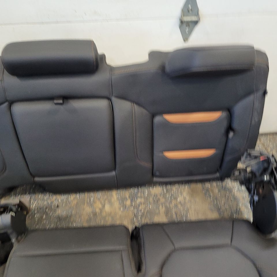 2019 SIERRA150 AT4 FRONT & REAR SEATS HEATED COOLED 24995 - image 17