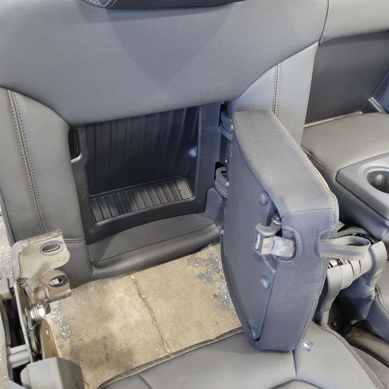 2019 SIERRA150 AT4 FRONT & REAR SEATS HEATED COOLED 24995 - image 20