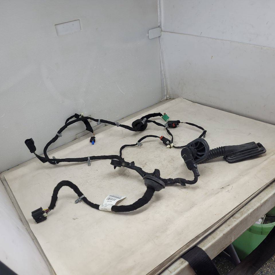 2019 SIERRA150 LH DRIVER REAR CREW CAB DOOR WIRING 25024 - image 6