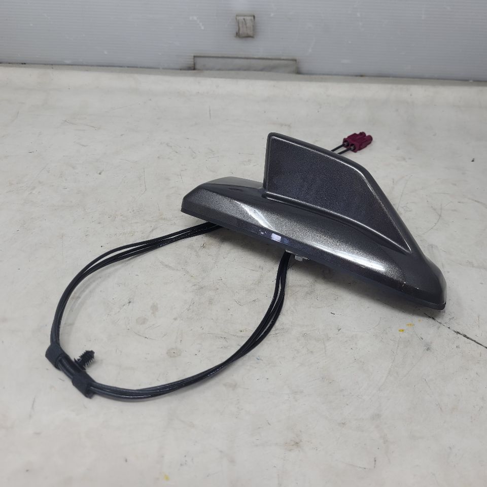 2019 SIERRA150 SHARK FIN ANTENNA 84469916 SCORPION 25028 - image 2