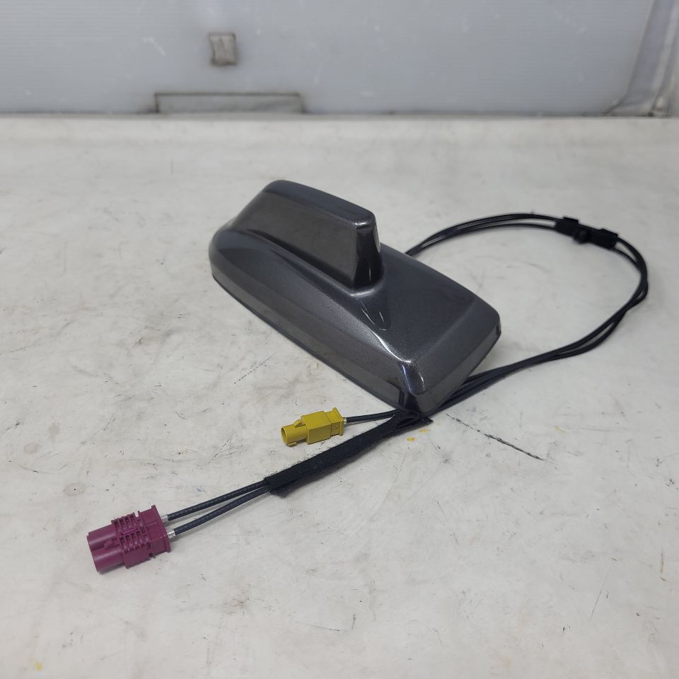 2019 SIERRA150 SHARK FIN ANTENNA 84469916 SCORPION 25028 - image 3