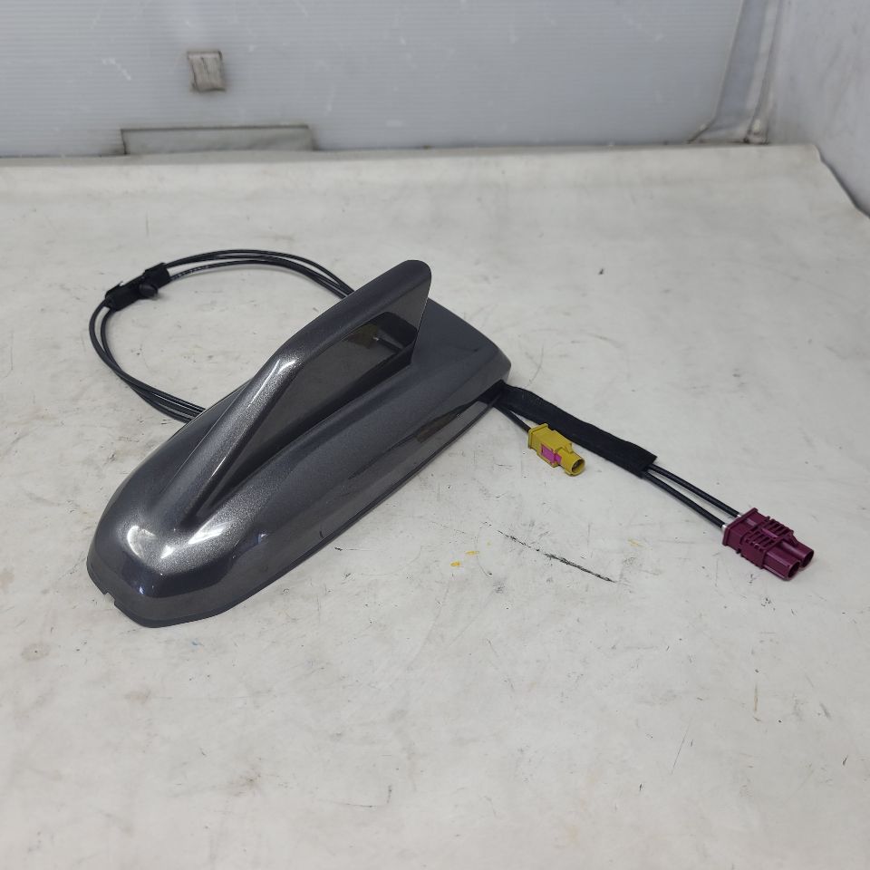 2019 SIERRA150 SHARK FIN ANTENNA 84469916 SCORPION 25028 - image 4