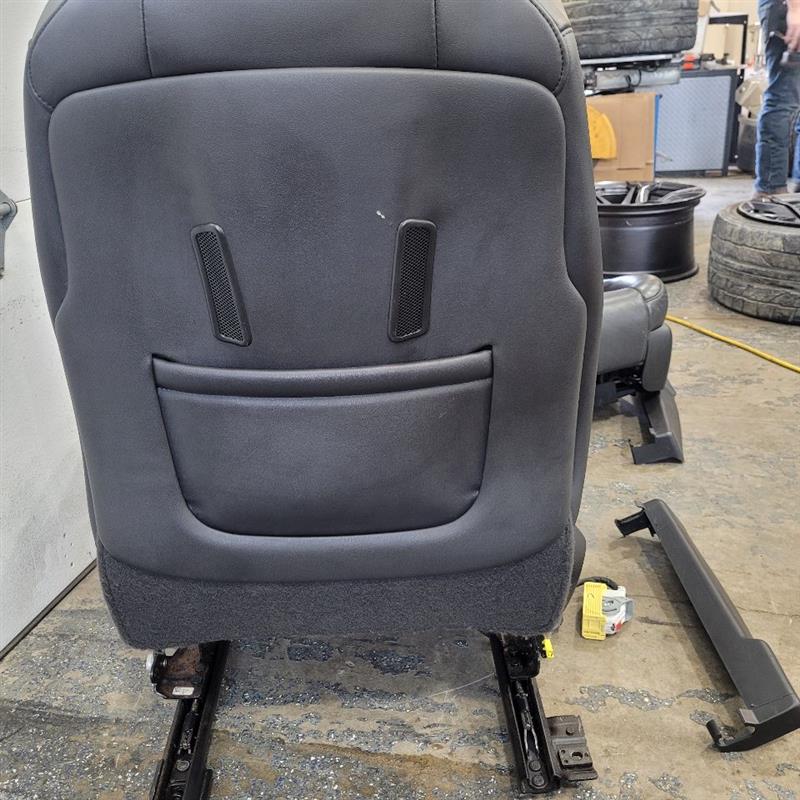 2020 ESCALAESV FRONT BLACK LEATHER SEATS PAIR 25031 - image 12