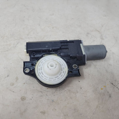 2019 SIERRA150 OEM SUNROOF MOTOR 84621080 25042 - image 1