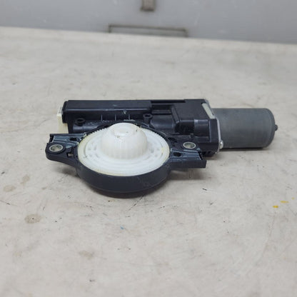 2019 SIERRA150 OEM SUNROOF MOTOR 84621080 25042 - image 2