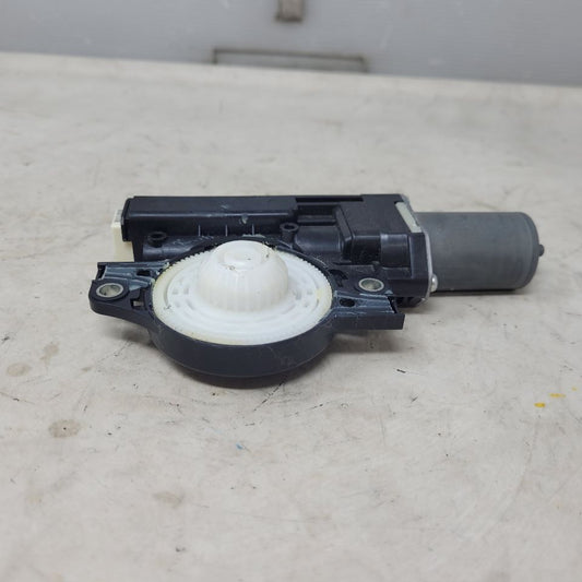 2019 SIERRA150 OEM SUNROOF MOTOR 84621080 25042 - image 2