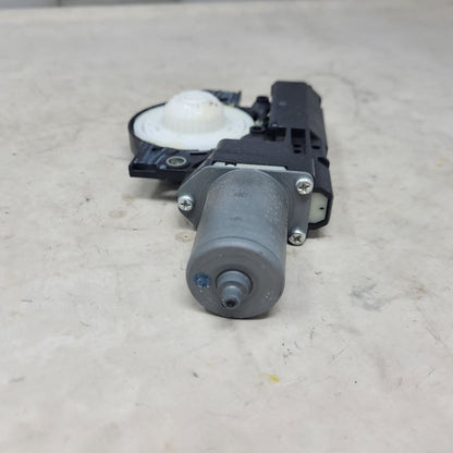2019 SIERRA150 OEM SUNROOF MOTOR 84621080 25042 - image 3