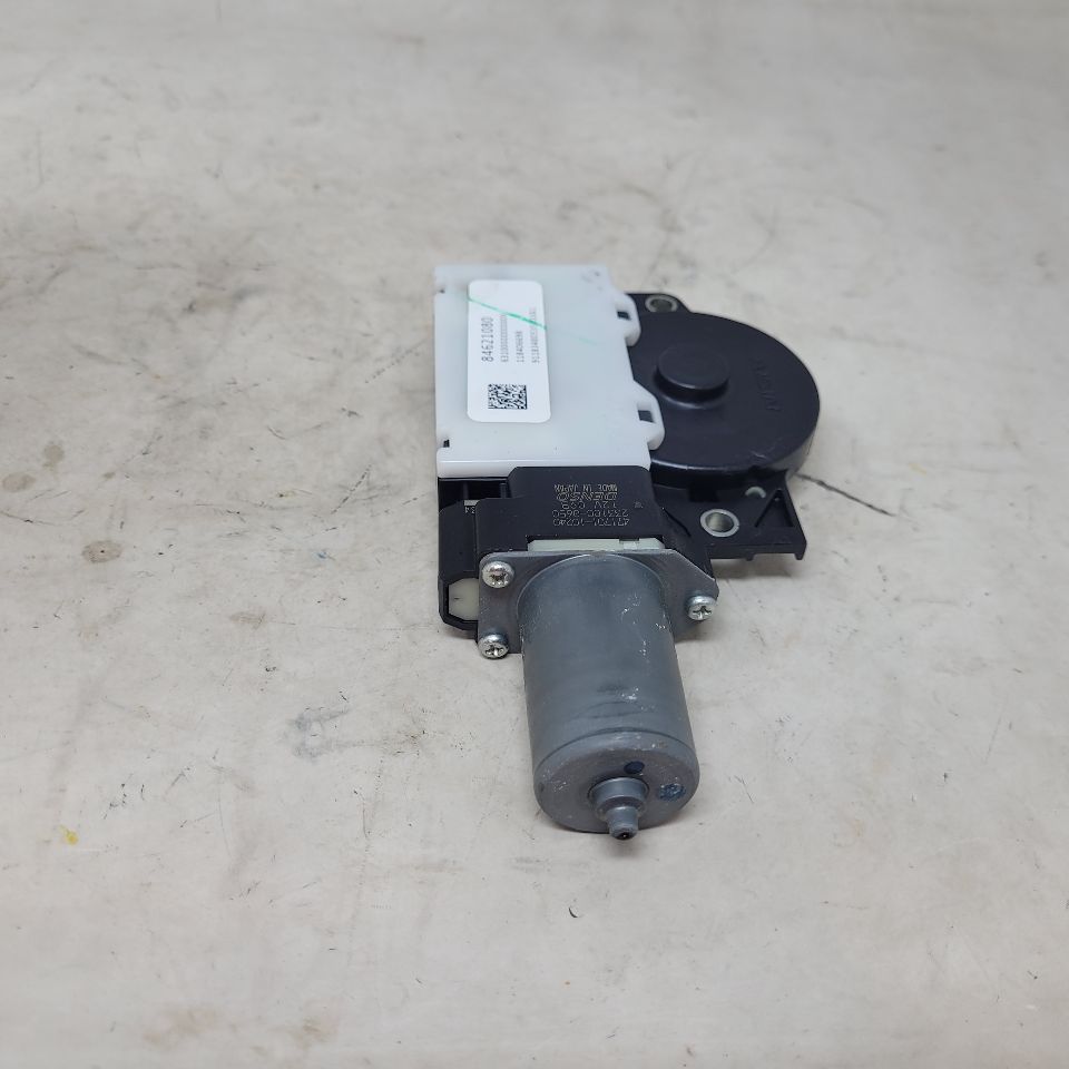 2019 SIERRA150 OEM SUNROOF MOTOR 84621080 25042 - image 8