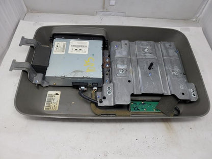 2004 ESCALADE OVERHEAD DVD PLAYER AND SCREEN 250 - image 5