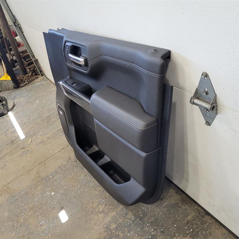 2019 SIERRA150 FRONT RH AT4 DOOR PANEL TRIM 25117 - image 4