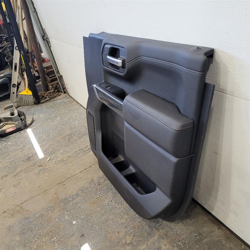 2019 SIERRA150 RH FRONT DOOR TRIM PANEL AT4 25121 - image 3