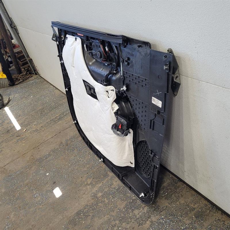 2019 SIERRA150 RH FRONT DOOR TRIM PANEL AT4 25121 - image 8