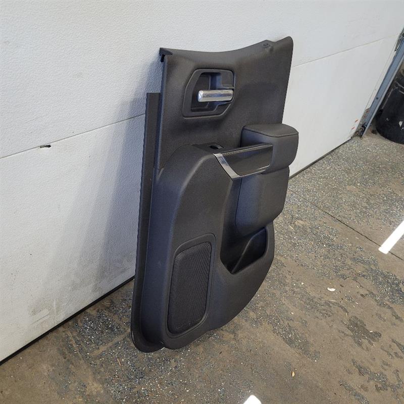 2019 SIERRA150 RH REAR DOOR TRIM PANEL DOUBLE CAB 25123 - image 2