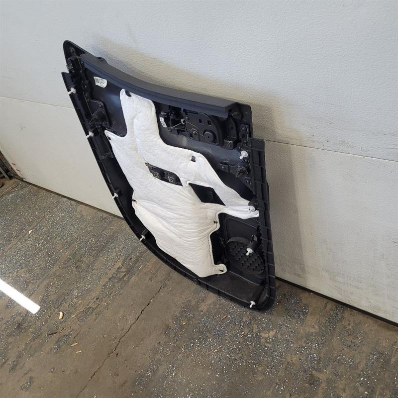 2019 SIERRA150 RH REAR DOOR TRIM PANEL DOUBLE CAB 25123 - image 8