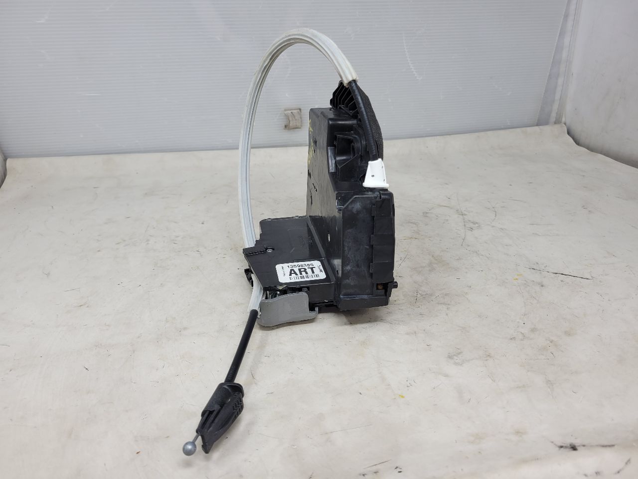 2019 SIERRA150 RH REAR DOOR LATCH LOCK ACTUATOR 25149 - image 4