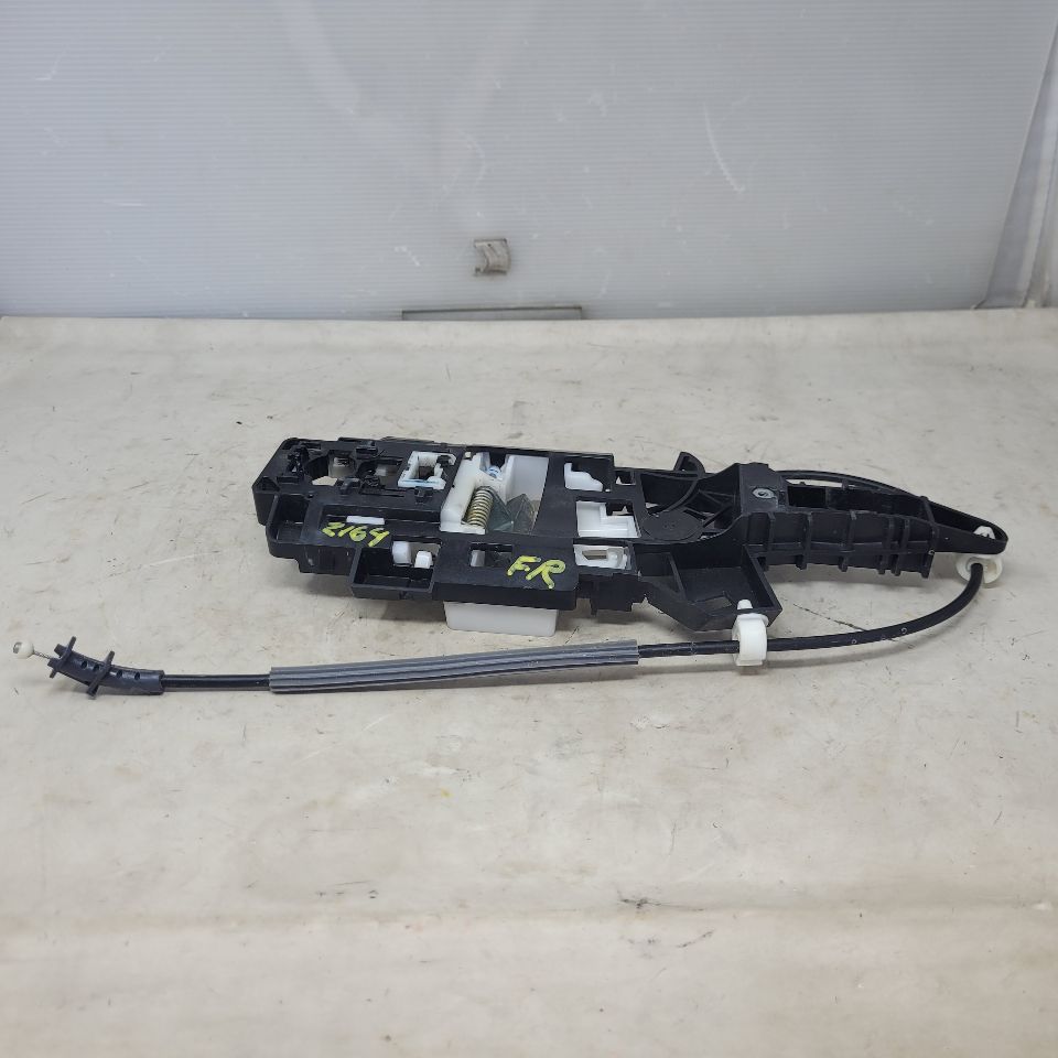 2019 SIERRA150 FRONT RH OUTER DOOR HANDLE & BRACKET 25229 - image 3