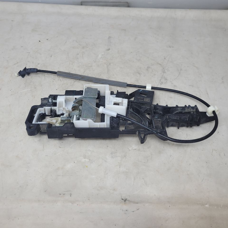 2019 SIERRA150 FRONT RH OUTER DOOR HANDLE & BRACKET 25229 - image 4