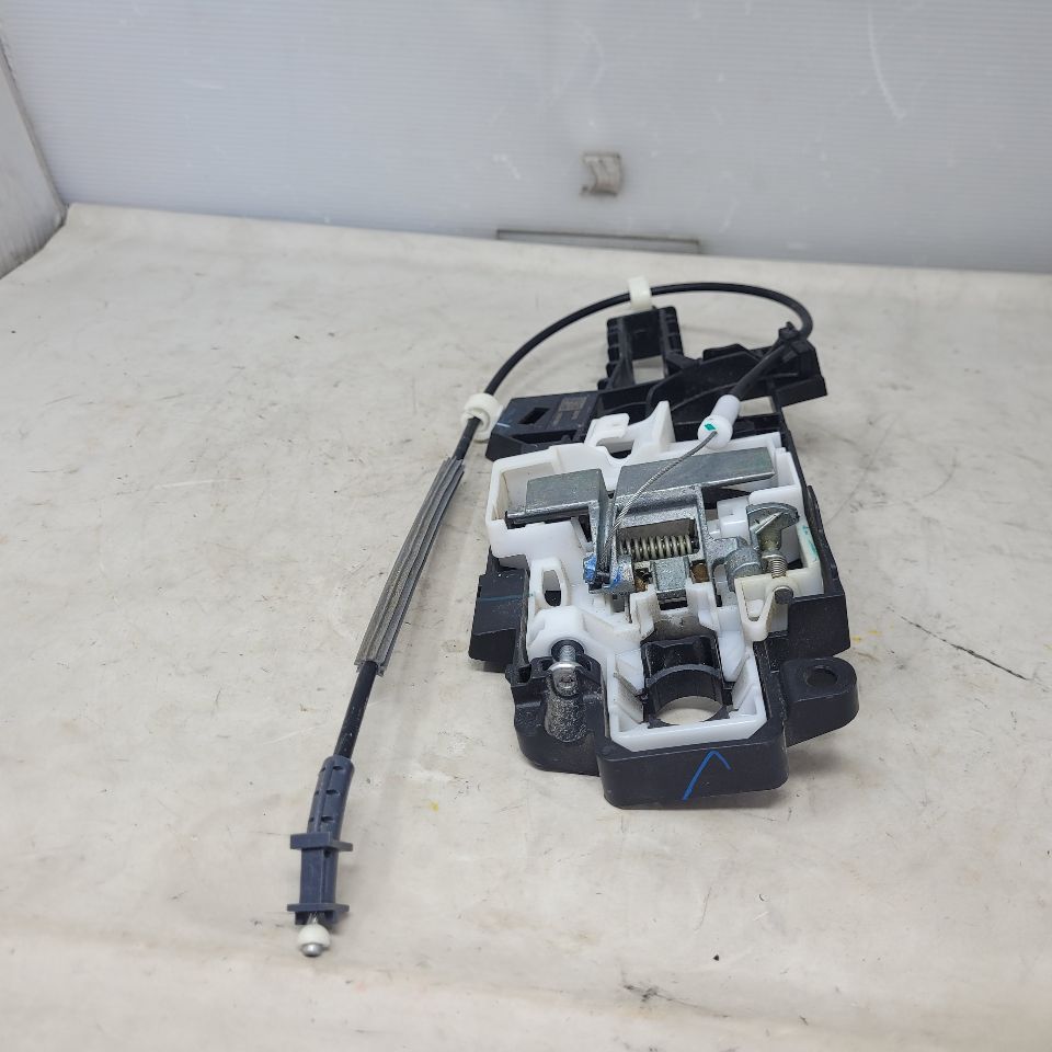 2019 SIERRA150 FRONT RH OUTER DOOR HANDLE & BRACKET 25229 - image 8