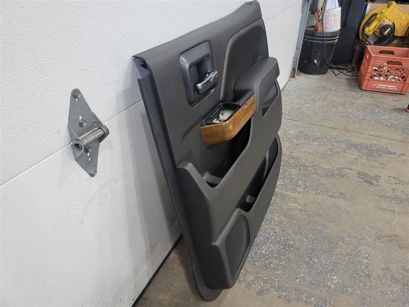 2017 SILVRDO15 RH REAR HIGH COUNTRY DOOR PANEL TRIM 25241 - image 3