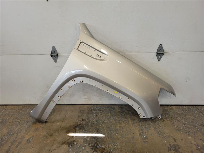 2019 SIERRA150 RH FENDER 000 SWITCHBLADE SILVER 25313 - image 1