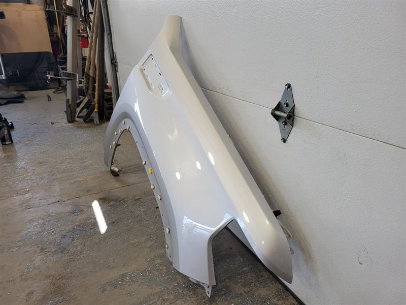 2019 SIERRA150 RH FENDER 000 SWITCHBLADE SILVER 25313 - image 3
