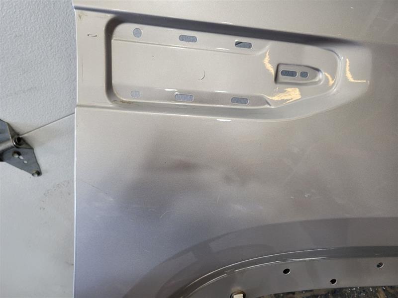 2019 SIERRA150 RH FENDER 000 SWITCHBLADE SILVER 25313 - image 4
