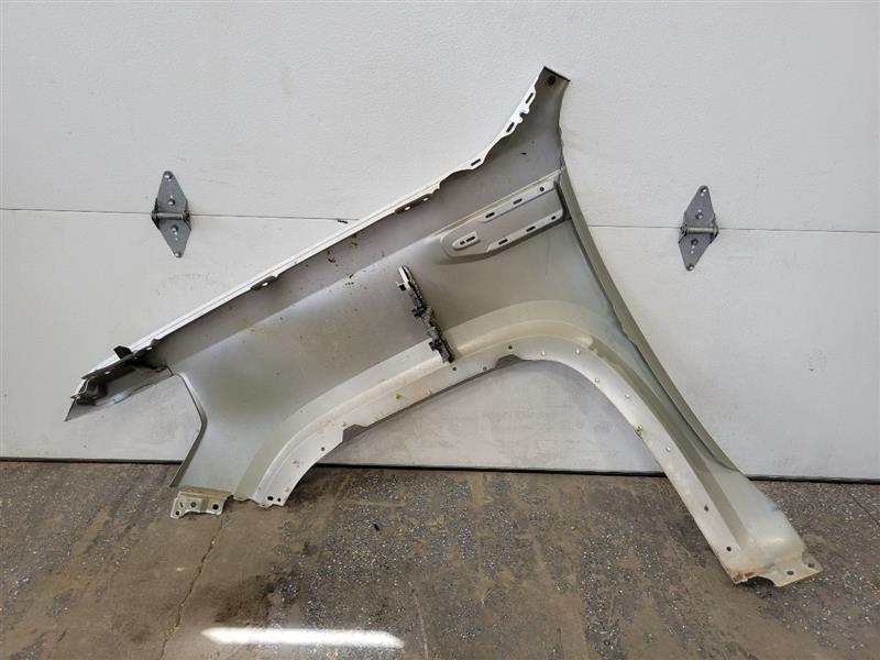 2019 SIERRA150 RH FENDER 000 SWITCHBLADE SILVER 25313 - image 6
