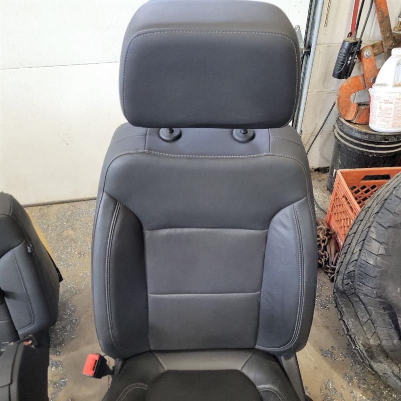 2019 SIERRA150 BLACK LEATHER FRONT REAR SEATS HEATE 25316 - image 3