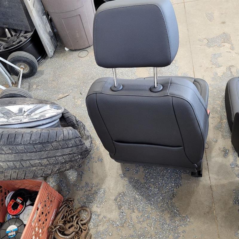 2019 SIERRA150 BLACK LEATHER FRONT REAR SEATS HEATE 25316 - image 6