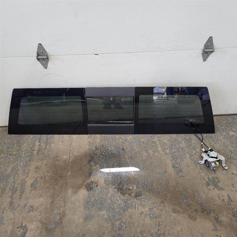 2019 SIERRA150 OEM POWER SLIDING GLASS WITH MOTOR 25317 - image 1