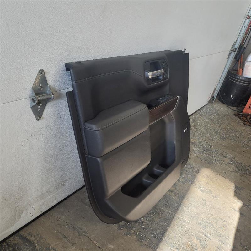2019 SIERRA150 LH DRIVER FRONT DOOR PANEL TRIM SLT 25358 - image 4