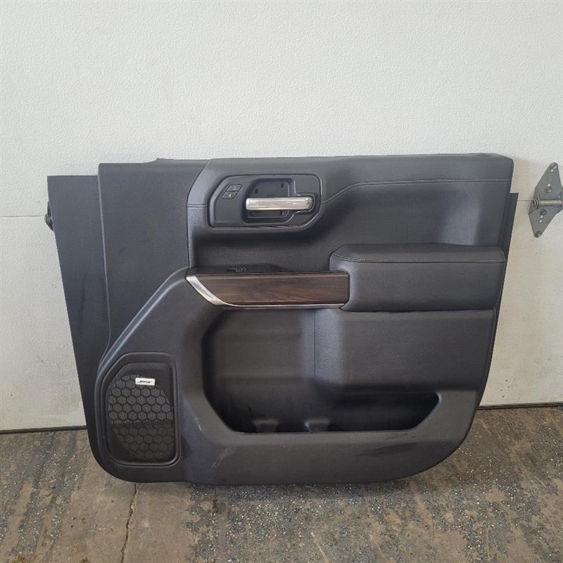 2019 SIERRA150 RH FRONT DOOR PANEL TRIM SLT 25359 - image 1